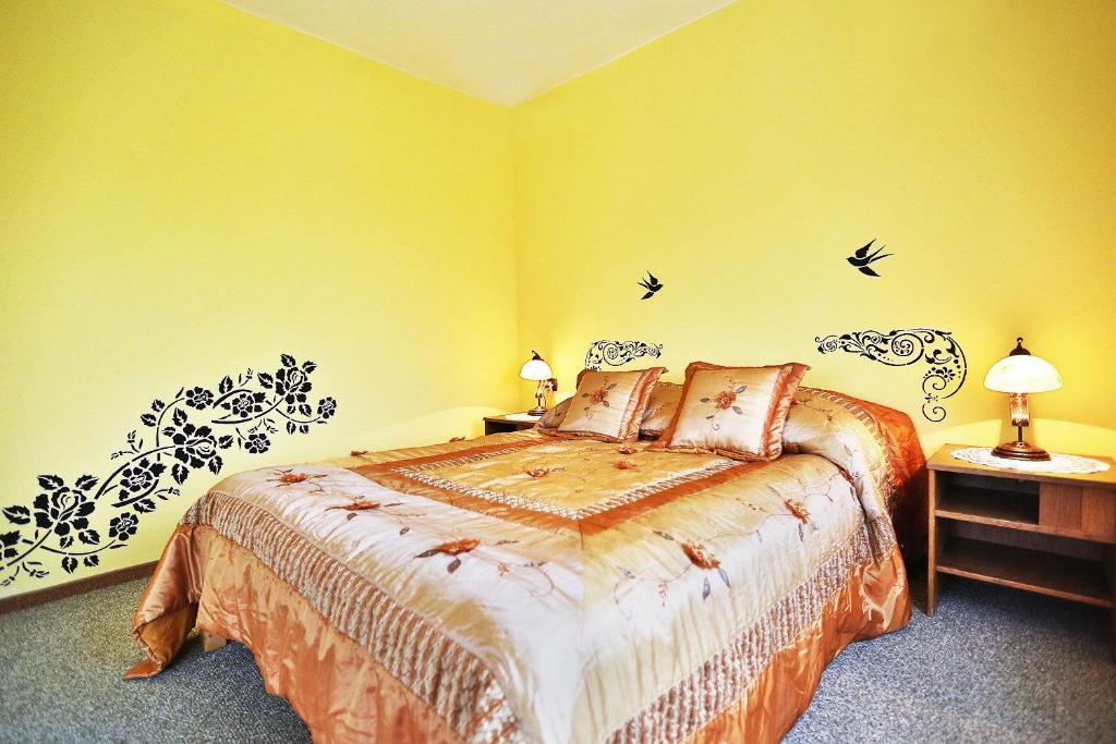 Hotel Goralski Raj Neumarkt Zimmer foto